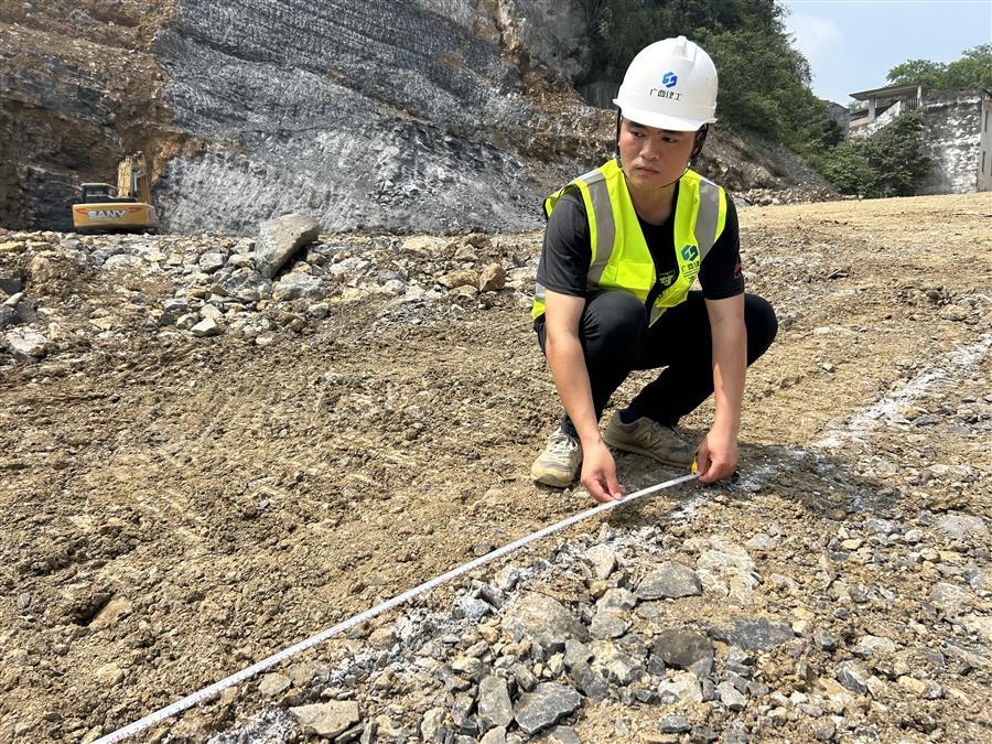 医生掀开奶罩边躁边狠狠躁视频