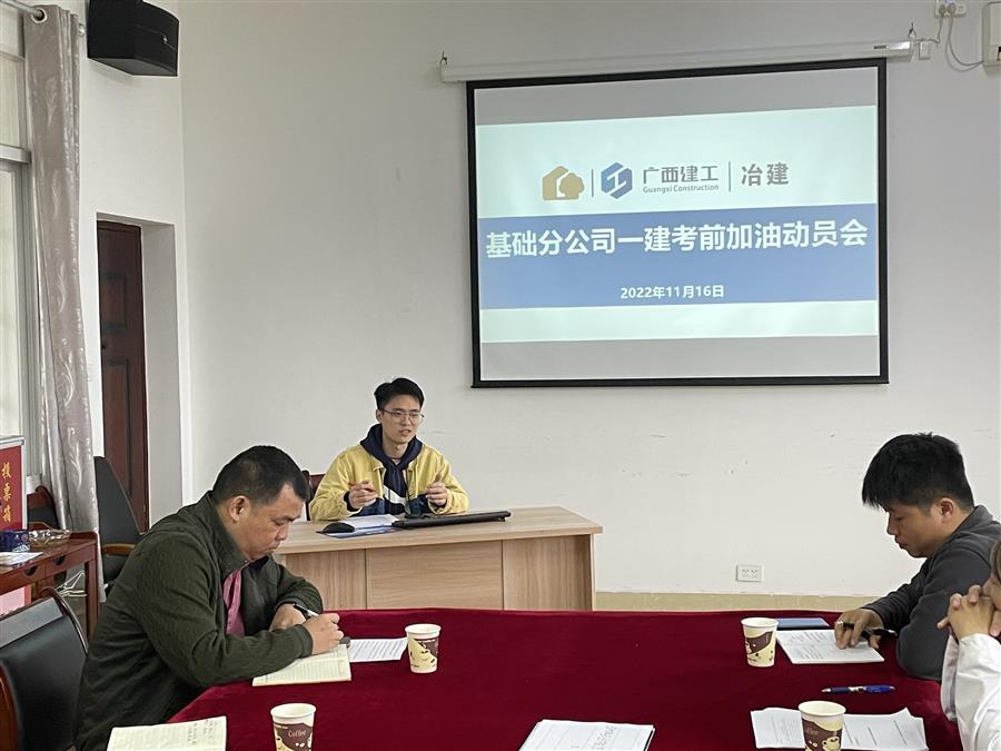 医生掀开奶罩边躁边狠狠躁视频