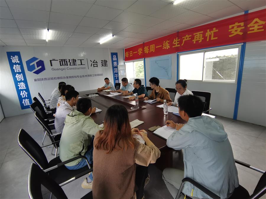 医生掀开奶罩边躁边狠狠躁视频