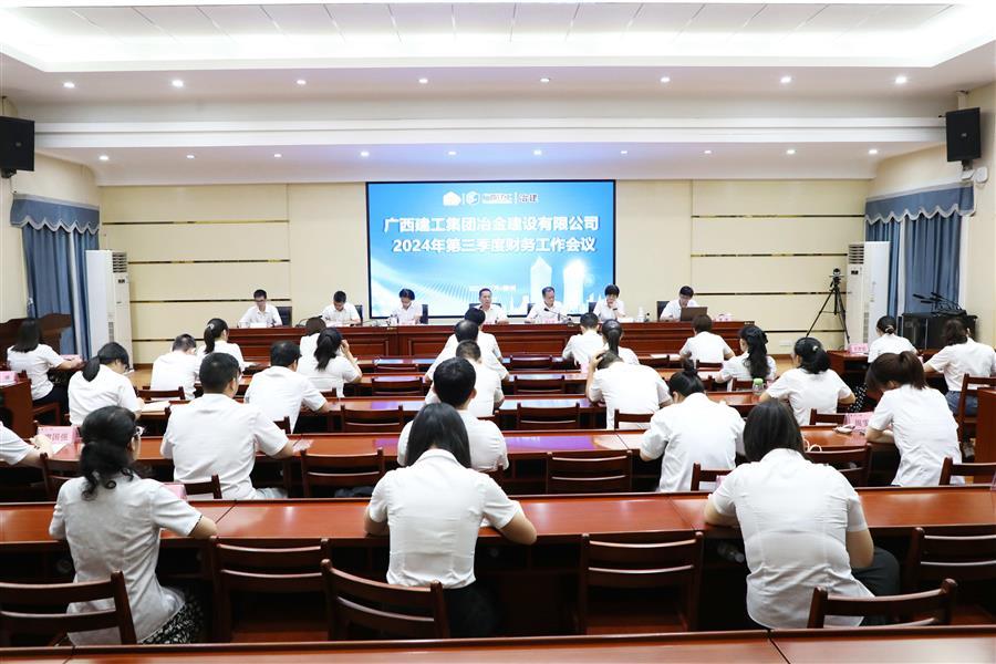 医生掀开奶罩边躁边狠狠躁视频