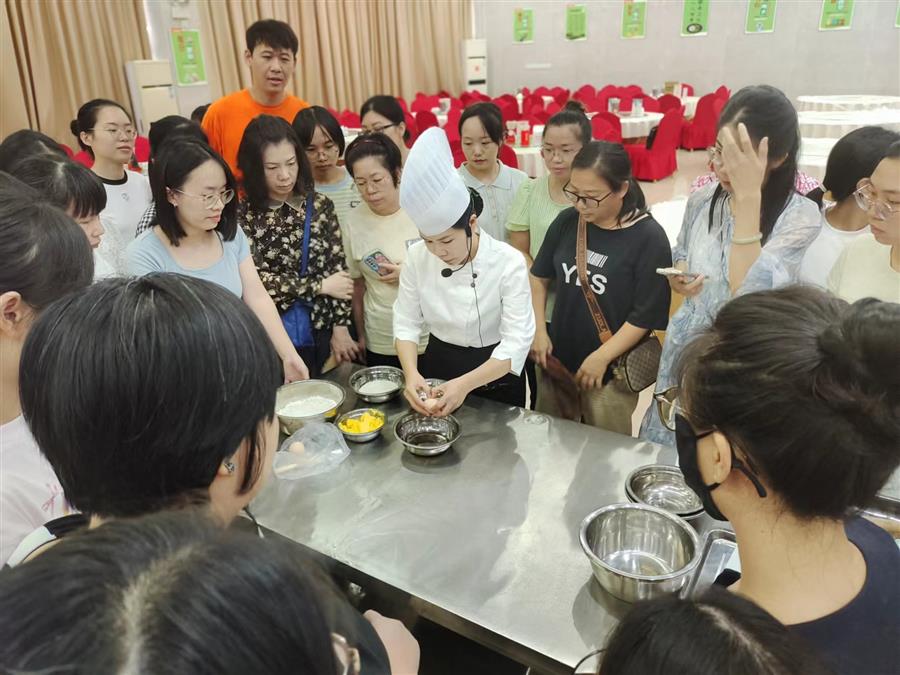 医生掀开奶罩边躁边狠狠躁视频