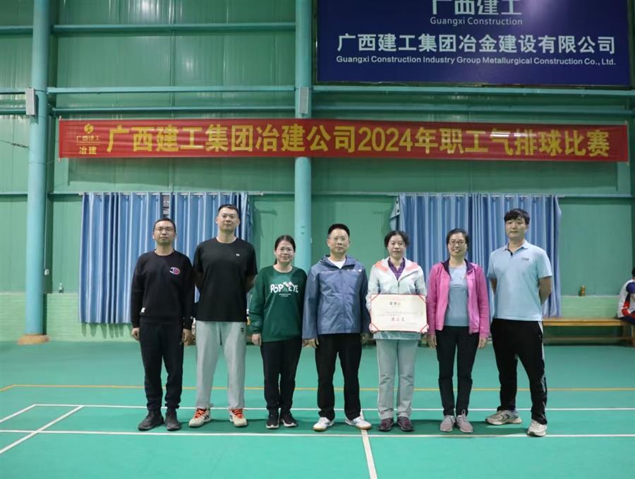 医生掀开奶罩边躁边狠狠躁视频