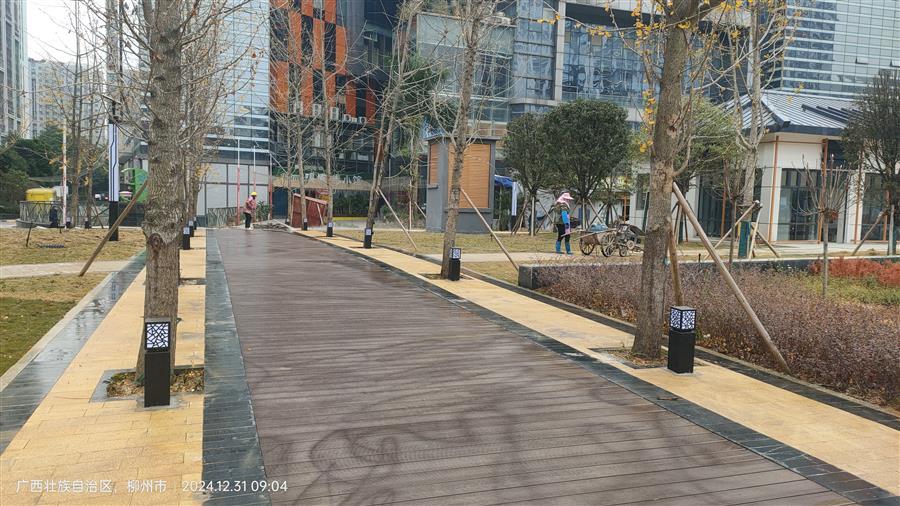 医生掀开奶罩边躁边狠狠躁视频