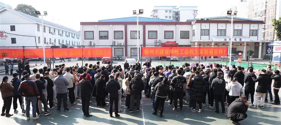 医生掀开奶罩边躁边狠狠躁视频