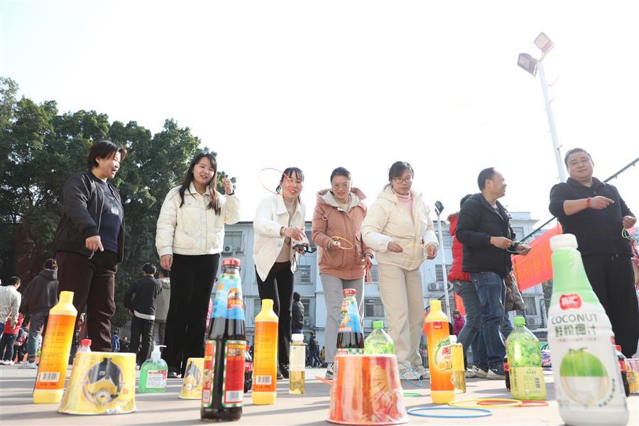 医生掀开奶罩边躁边狠狠躁视频