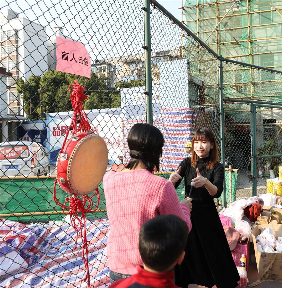 医生掀开奶罩边躁边狠狠躁视频