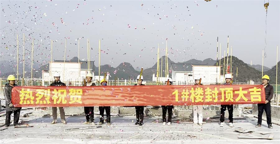 医生掀开奶罩边躁边狠狠躁视频