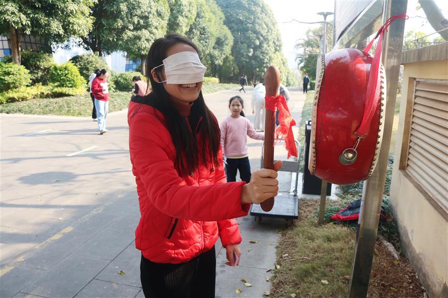 医生掀开奶罩边躁边狠狠躁视频