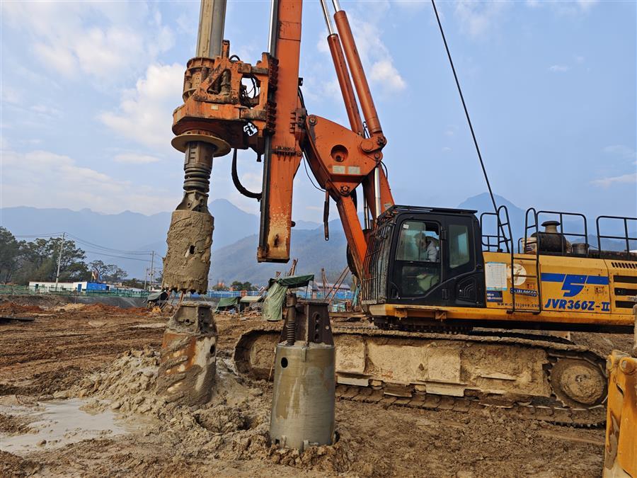 医生掀开奶罩边躁边狠狠躁视频