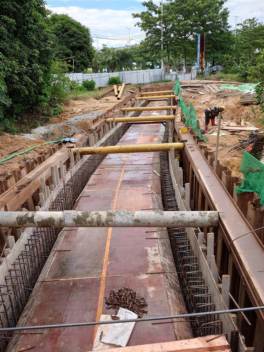 医生掀开奶罩边躁边狠狠躁视频