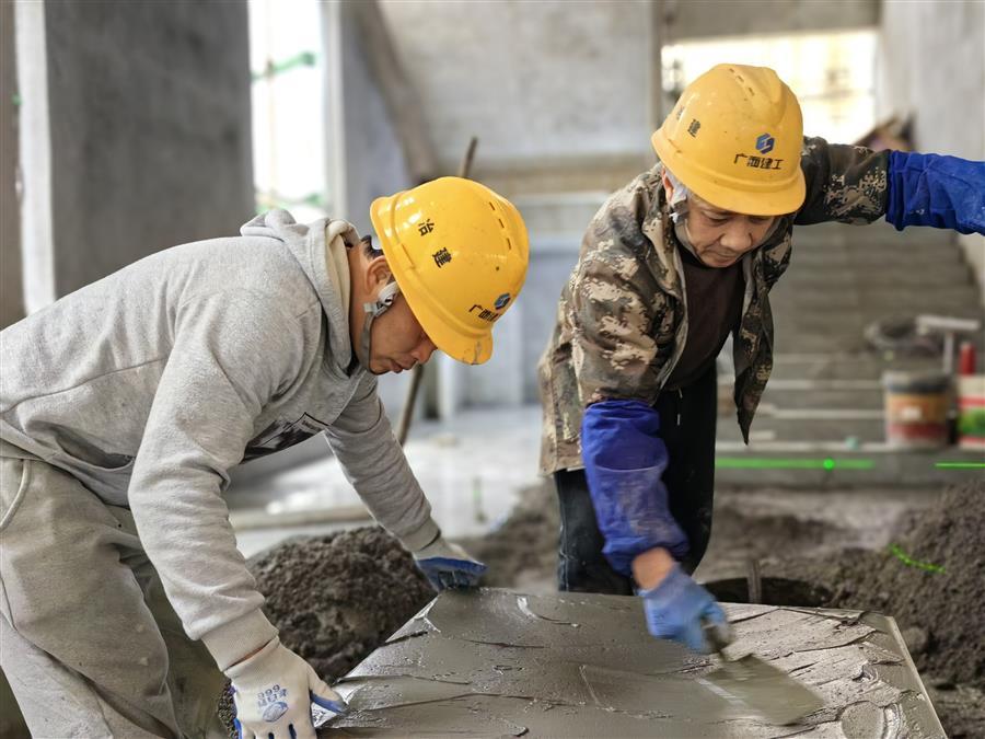 医生掀开奶罩边躁边狠狠躁视频