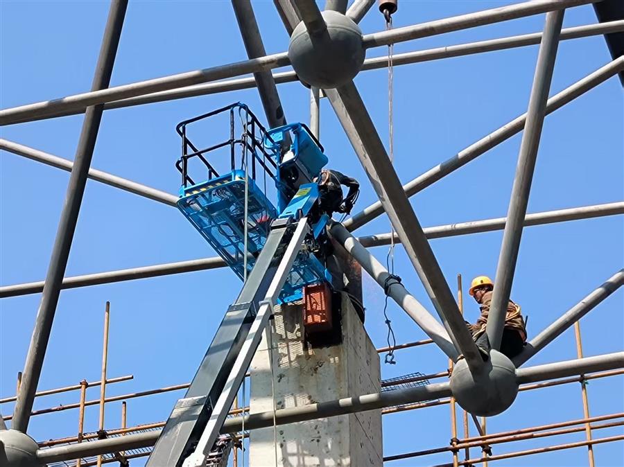 医生掀开奶罩边躁边狠狠躁视频