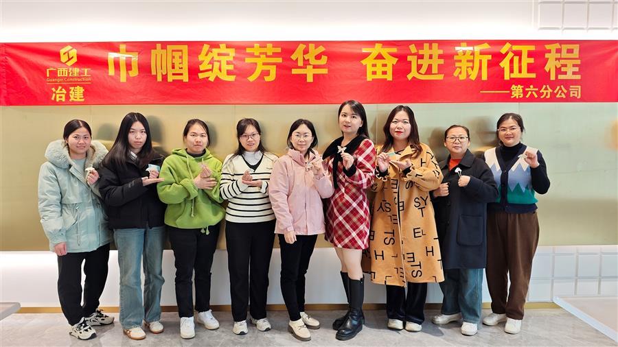 医生掀开奶罩边躁边狠狠躁视频