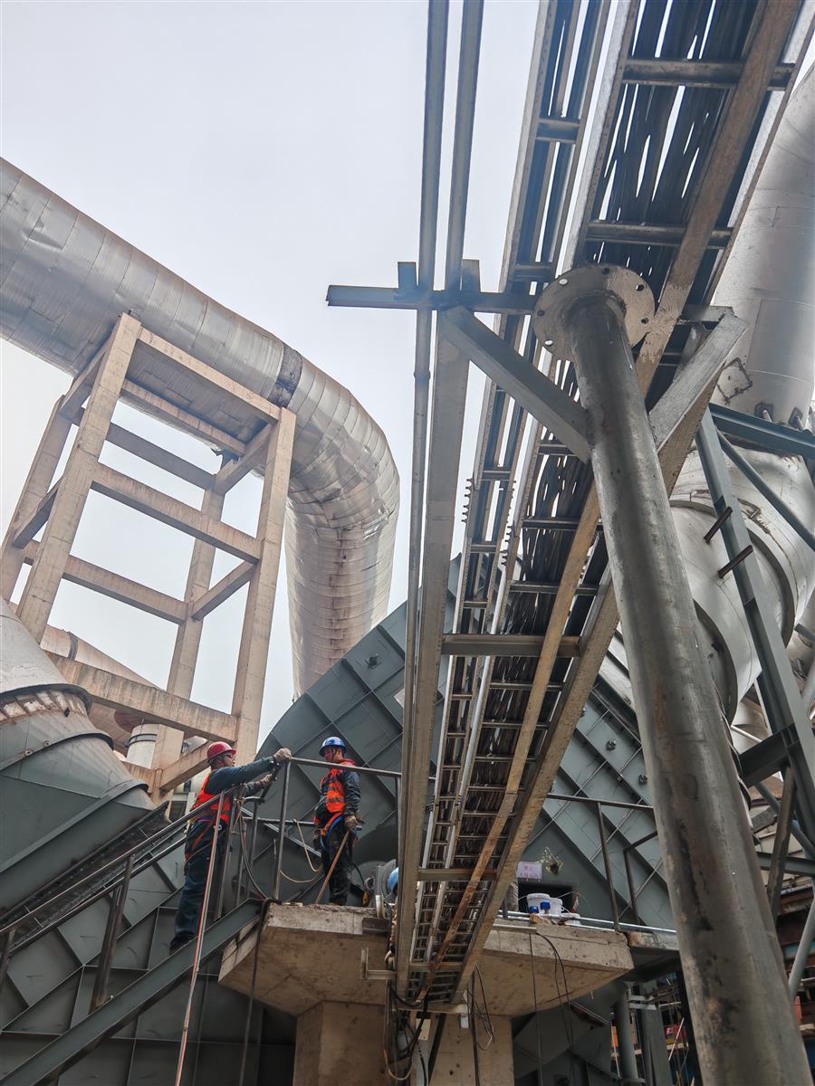 医生掀开奶罩边躁边狠狠躁视频