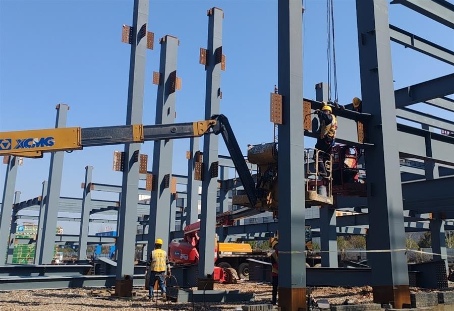 医生掀开奶罩边躁边狠狠躁视频