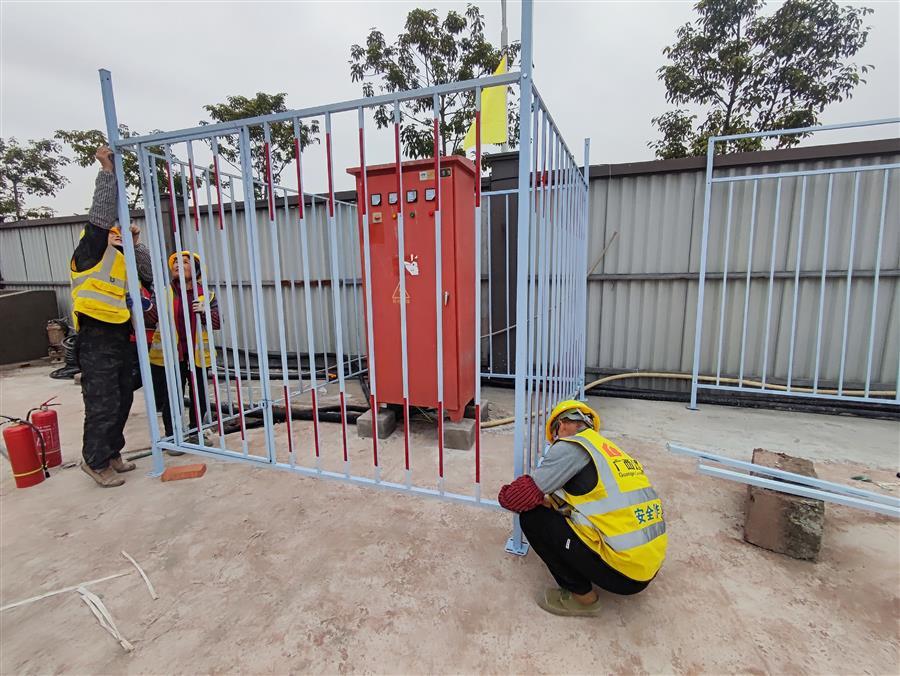 医生掀开奶罩边躁边狠狠躁视频