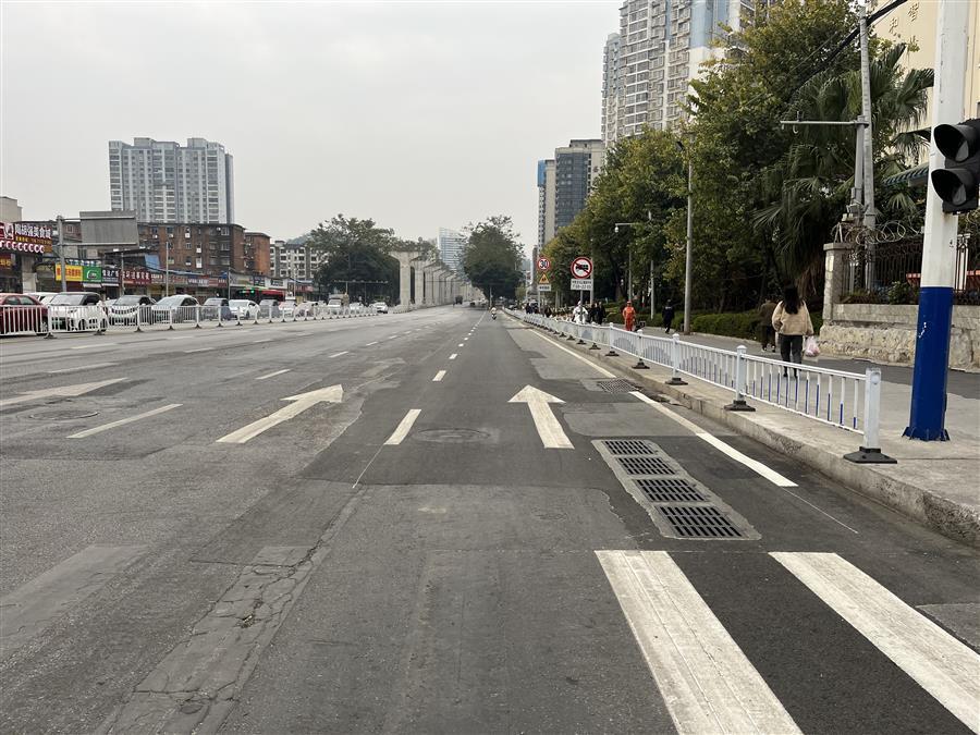 医生掀开奶罩边躁边狠狠躁视频