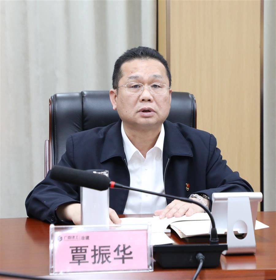 医生掀开奶罩边躁边狠狠躁视频