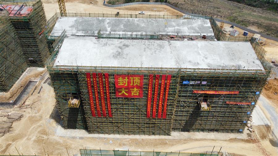 医生掀开奶罩边躁边狠狠躁视频