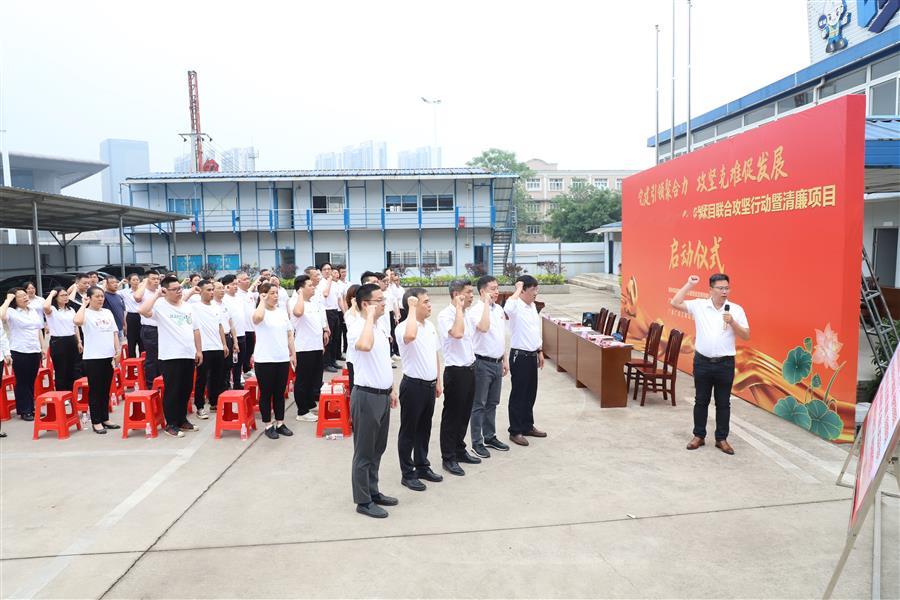 医生掀开奶罩边躁边狠狠躁视频