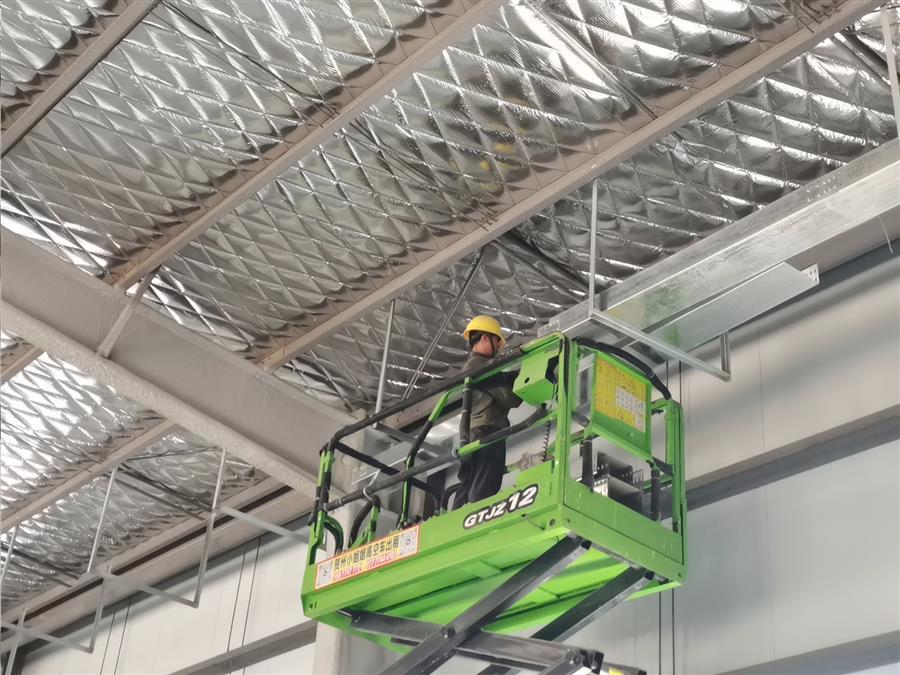 医生掀开奶罩边躁边狠狠躁视频