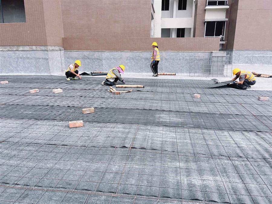 医生掀开奶罩边躁边狠狠躁视频