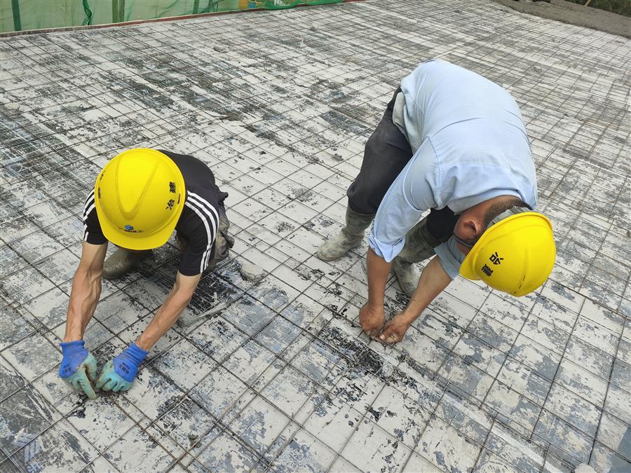 医生掀开奶罩边躁边狠狠躁视频