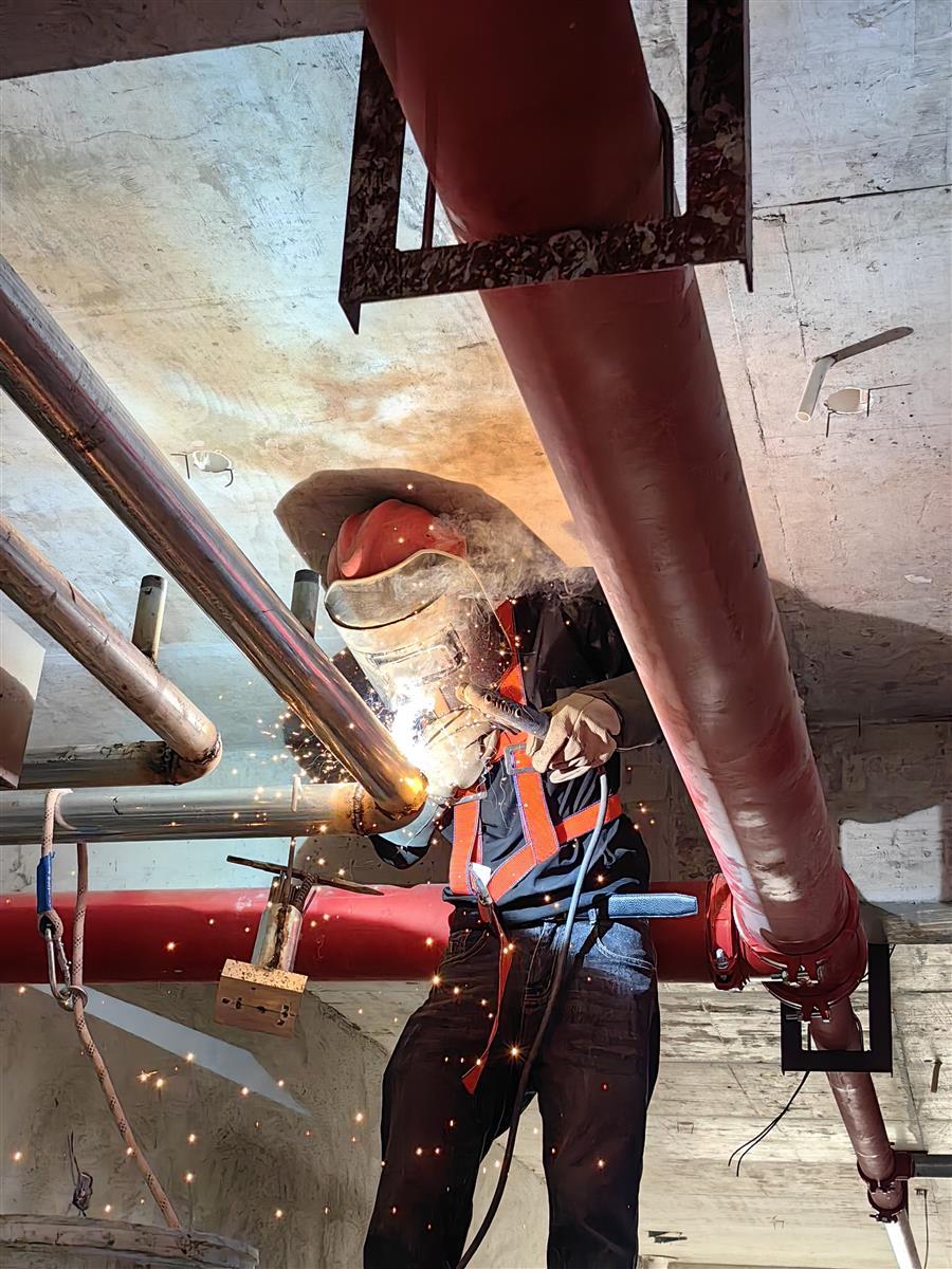 医生掀开奶罩边躁边狠狠躁视频