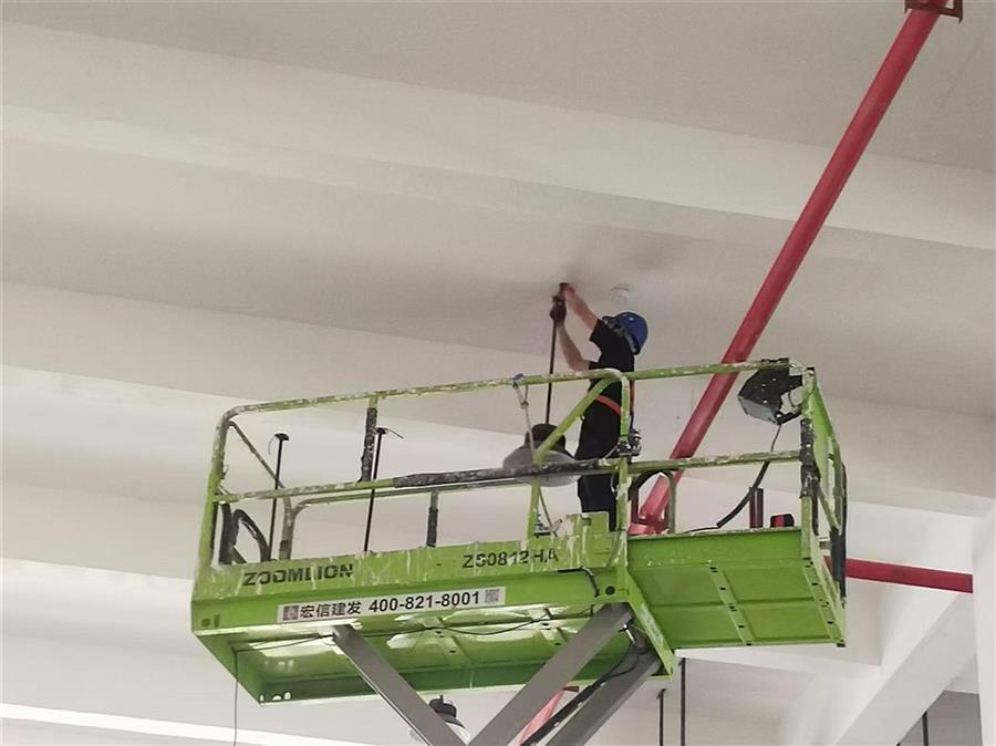 医生掀开奶罩边躁边狠狠躁视频