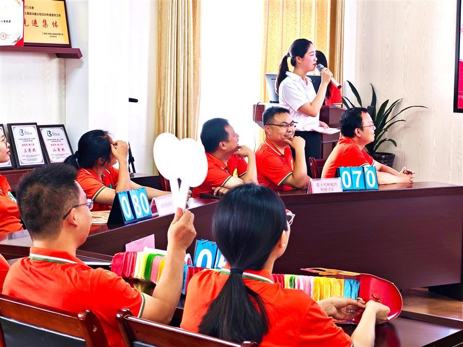 医生掀开奶罩边躁边狠狠躁视频