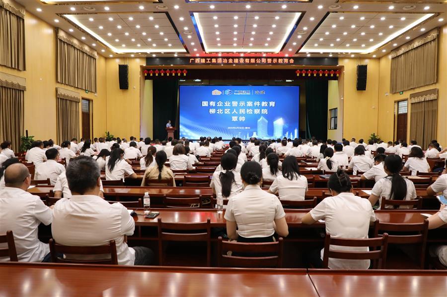 医生掀开奶罩边躁边狠狠躁视频