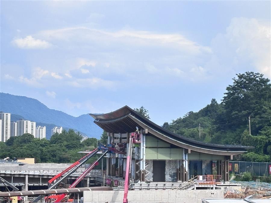 医生掀开奶罩边躁边狠狠躁视频