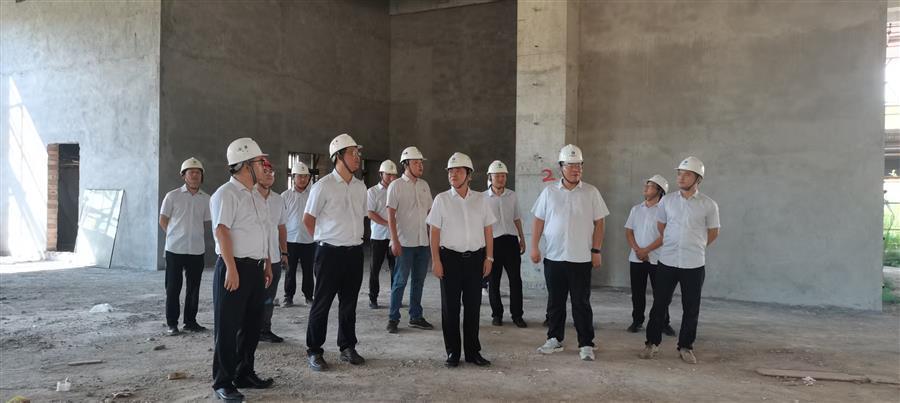 医生掀开奶罩边躁边狠狠躁视频