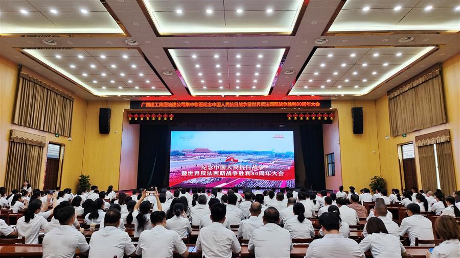 医生掀开奶罩边躁边狠狠躁视频