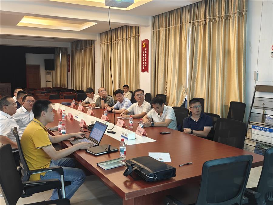 医生掀开奶罩边躁边狠狠躁视频