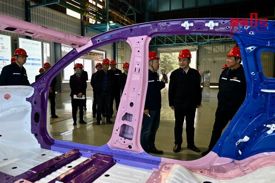 医生掀开奶罩边躁边狠狠躁视频