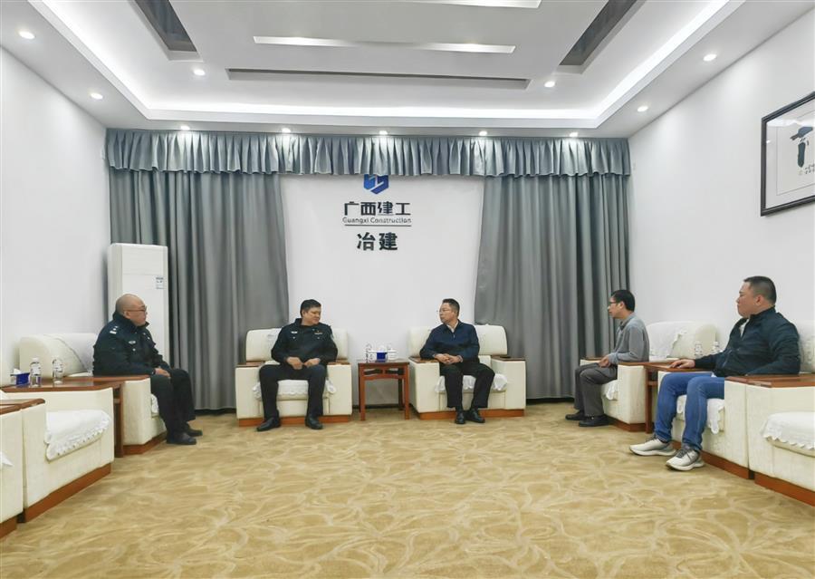 医生掀开奶罩边躁边狠狠躁视频