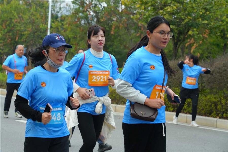 医生掀开奶罩边躁边狠狠躁视频