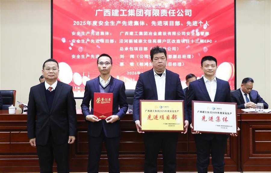 医生掀开奶罩边躁边狠狠躁视频