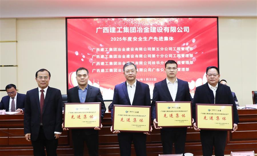 医生掀开奶罩边躁边狠狠躁视频