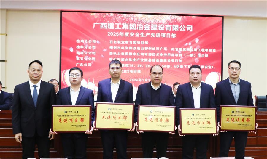 医生掀开奶罩边躁边狠狠躁视频