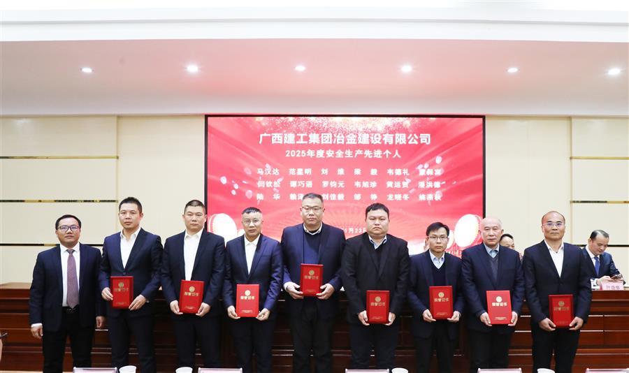 医生掀开奶罩边躁边狠狠躁视频