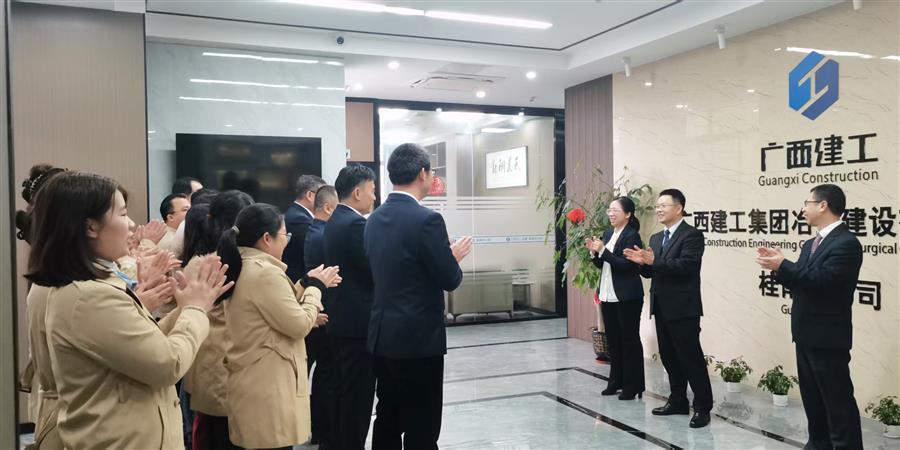 医生掀开奶罩边躁边狠狠躁视频