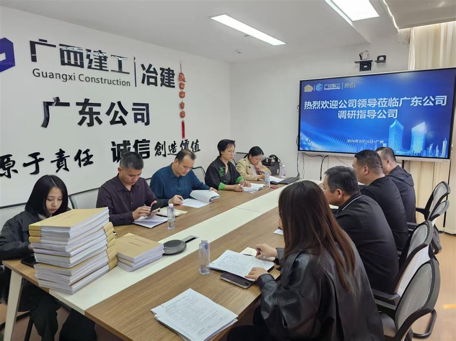 医生掀开奶罩边躁边狠狠躁视频