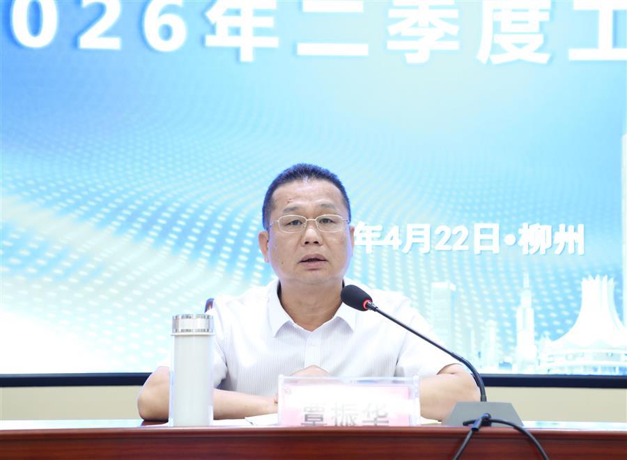 医生掀开奶罩边躁边狠狠躁视频