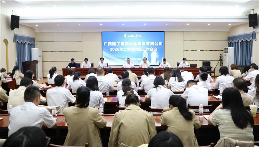 医生掀开奶罩边躁边狠狠躁视频