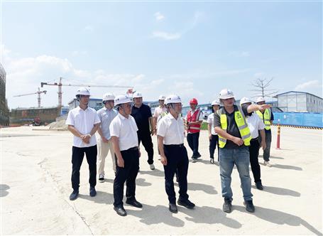 覃振华到桂鸿分公司项目开展第二季度安全生产质量综合大检查