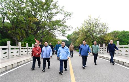 阔步前行 开启新程|冶建公司本部举行迎新徒步活动